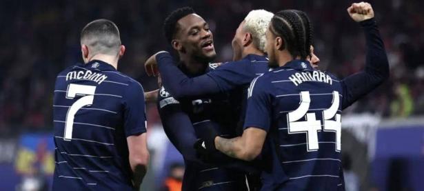 包含利物浦破冰晋级，欧冠前途一片光明的词条