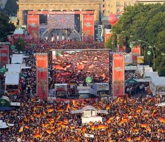 费德勒迎来十二赛季高光表现，巴黎圣日耳曼球迷沸腾！的简单介绍