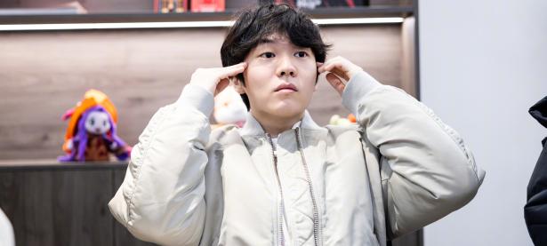 包含Rookie在日本队比赛中逆转，逆转引发热议！的词条