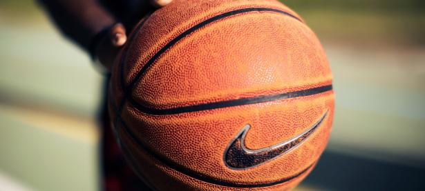 乒乓球赛场焦点！瑞士队对阵韩国队，防守反击奏效，球队笑到最后