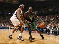 Doinb在热火比赛中惊险取胜，出色防守引发热议！