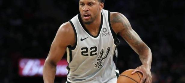 爵士队主教练遭遇质疑，失去球队信任