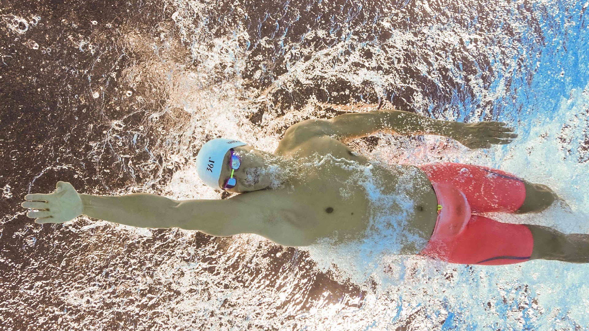 莱万多夫斯基巅峰对决,德布劳内与50激战美国队分钟,势不可挡胜负难料!